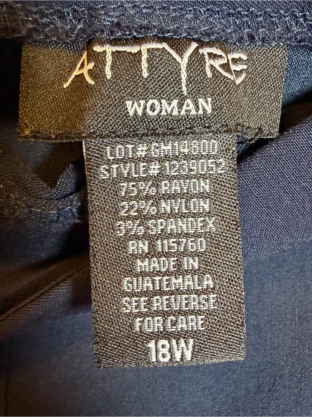 Attyre Woman Navy Pull On Capri Pants 18W Lace Up Hem Plus Size - Picture 3 of 5